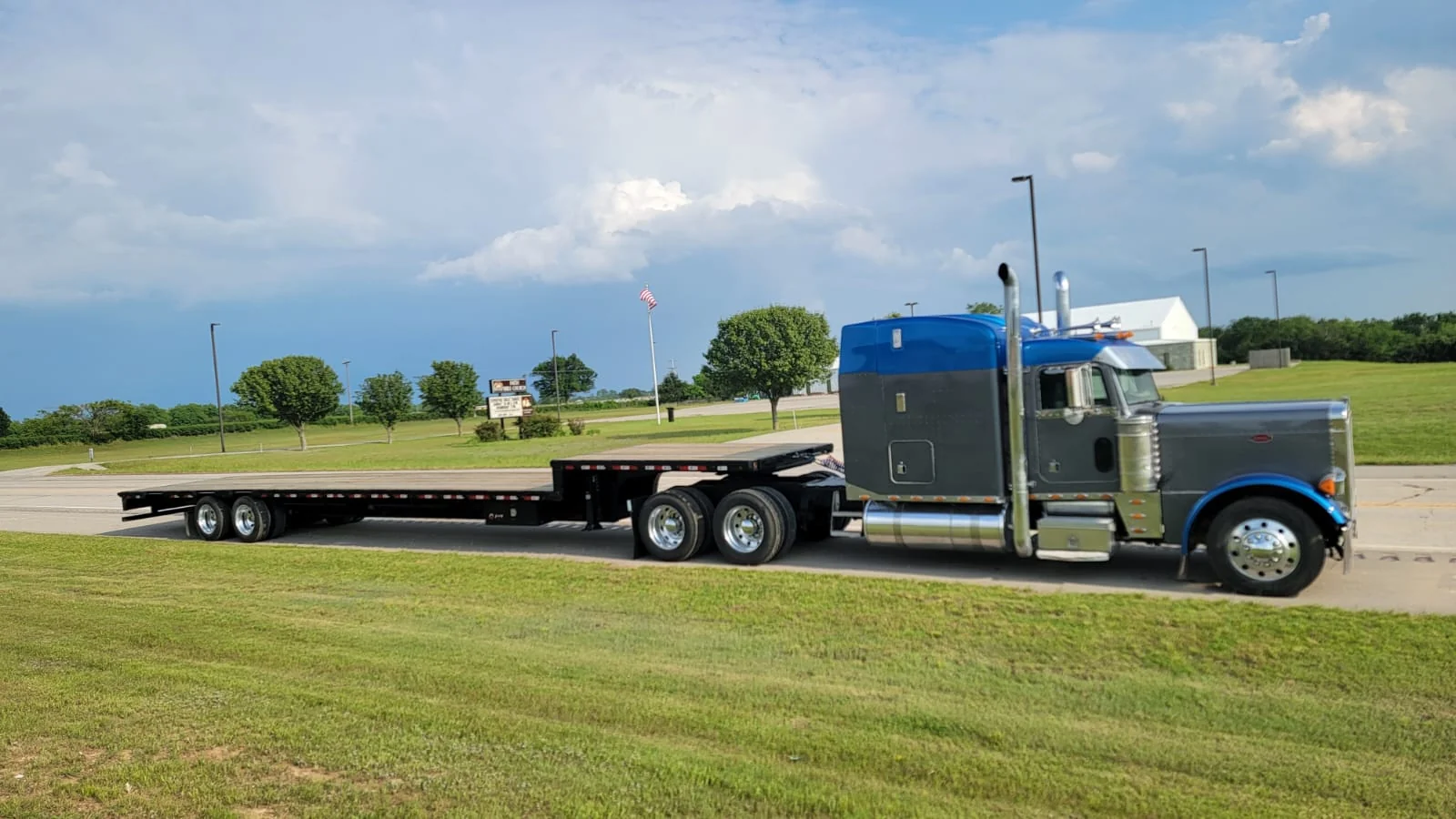 Step-deck trailer